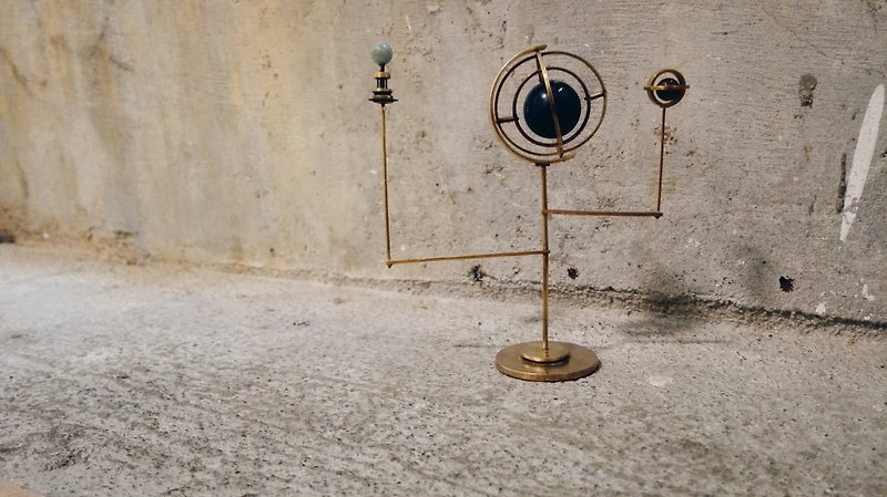 [Mush] Gyro - Orrey 立體 黃銅 幾何 黃銅 天體儀 陀螺儀 擺設 - 擺飾/家飾品 - 其他金屬 多色