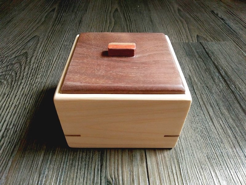 "一"  - 手作りのログの小さな収納ボックス - 収納用品 - 木製 ブラウン