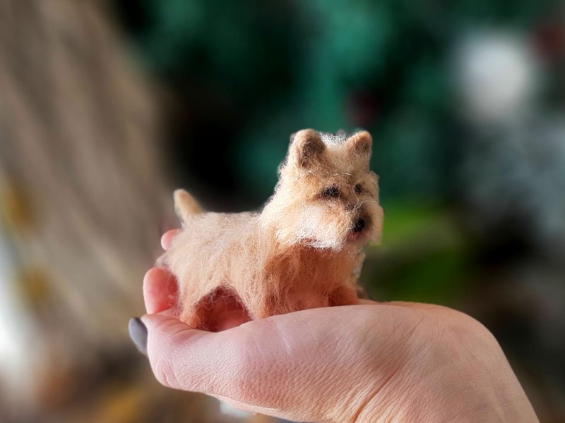 NORWICH TERRIER Dollhouse miniatures Needle felted animals Felt dog figurines - ตุ๊กตา - ขนแกะ 