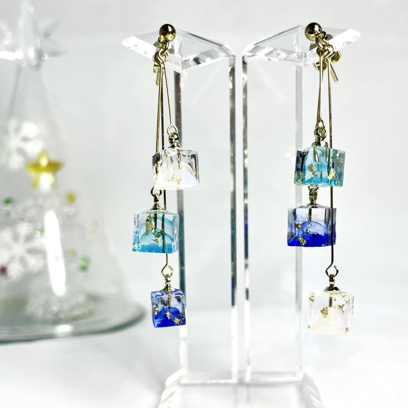 CUBE -winter color- (Pierce・Clip-On) - Earrings & Clip-ons - Resin Blue