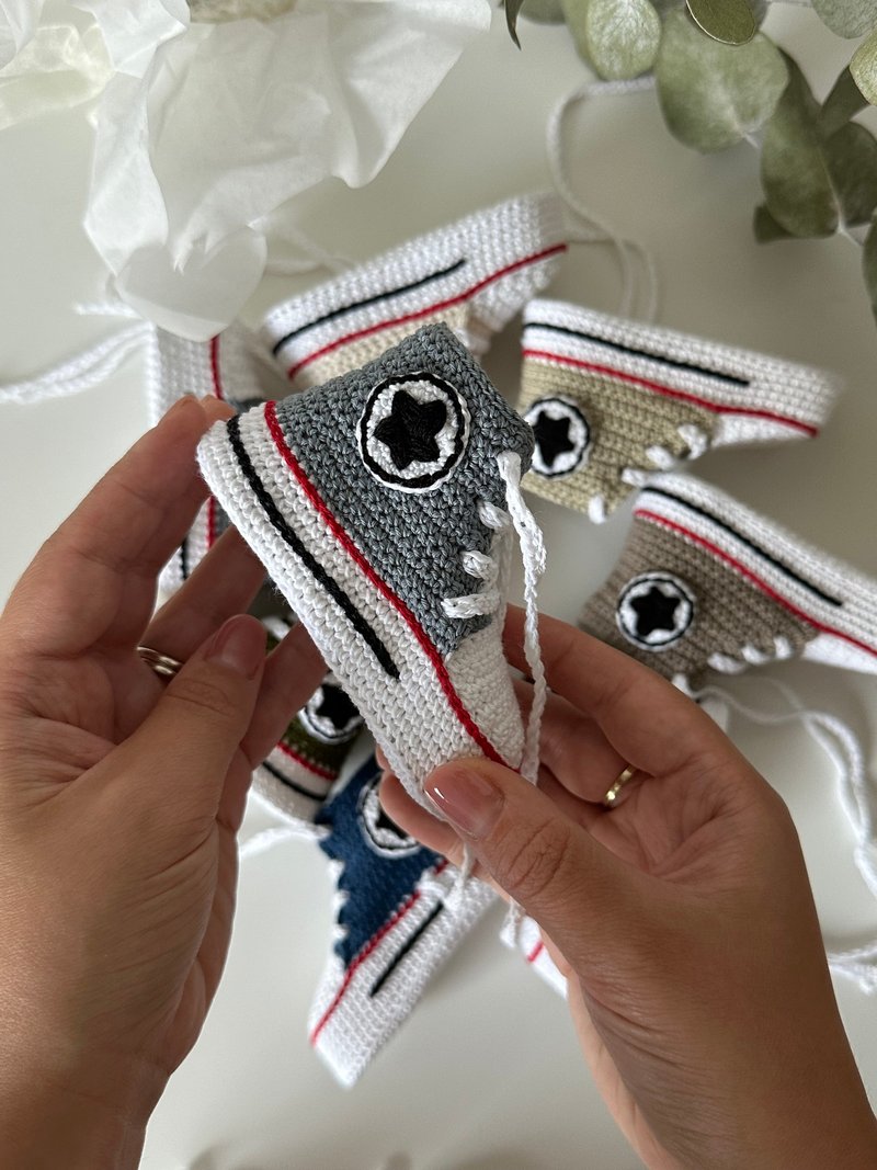 Baby Booties Converse Crochet Unisex Crochet Baby Booty Shoe Shower Gift newborn - รองเท้าเด็ก - ผ้าฝ้าย/ผ้าลินิน สีเทา