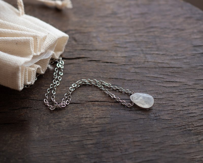 Moonstone teardrop Necklace, 925 silver, Capricorn Gemstone, Christmas Gift - 項鍊 - 寶石 白色