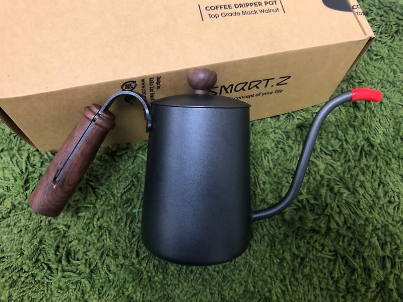 [A+ Slightly Defective Welfare Products] REFURBISHED Hand-Punch Pot Gift Box Black Iron Black 2.0 - Coffee Pots & Accessories - Other Materials 
