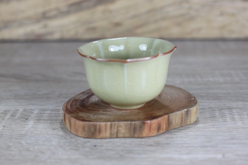 [Thank you, teacher] 80ml Beige Guanyao Happy Tea Cup by Yingge pottery master Ye Minxiang - ถ้วย - เครื่องลายคราม 