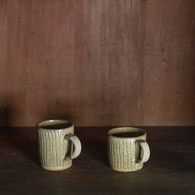 Thick striped long and short cup combination