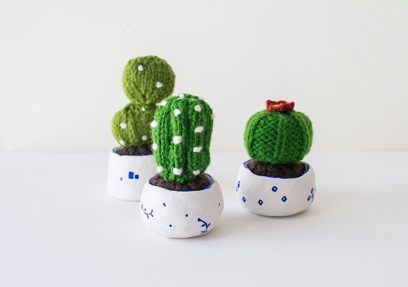 Miniature Knitted Cacti - home decor - 裝飾/擺設  - 其他材質 綠色