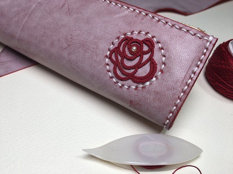 【Red color rub wax leather‧rose】- tatted lace leather pen case / gift  - กล่องดินสอ/ถุงดินสอ - หนังแท้ สีแดง