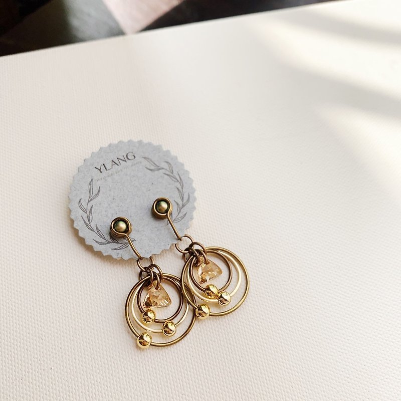 [Beautiful swirl - dark] multi-circle crystal earrings Swarovski / art of Bronze wire (painless Clip-On/ hook - Earrings & Clip-ons - Other Metals Multicolor