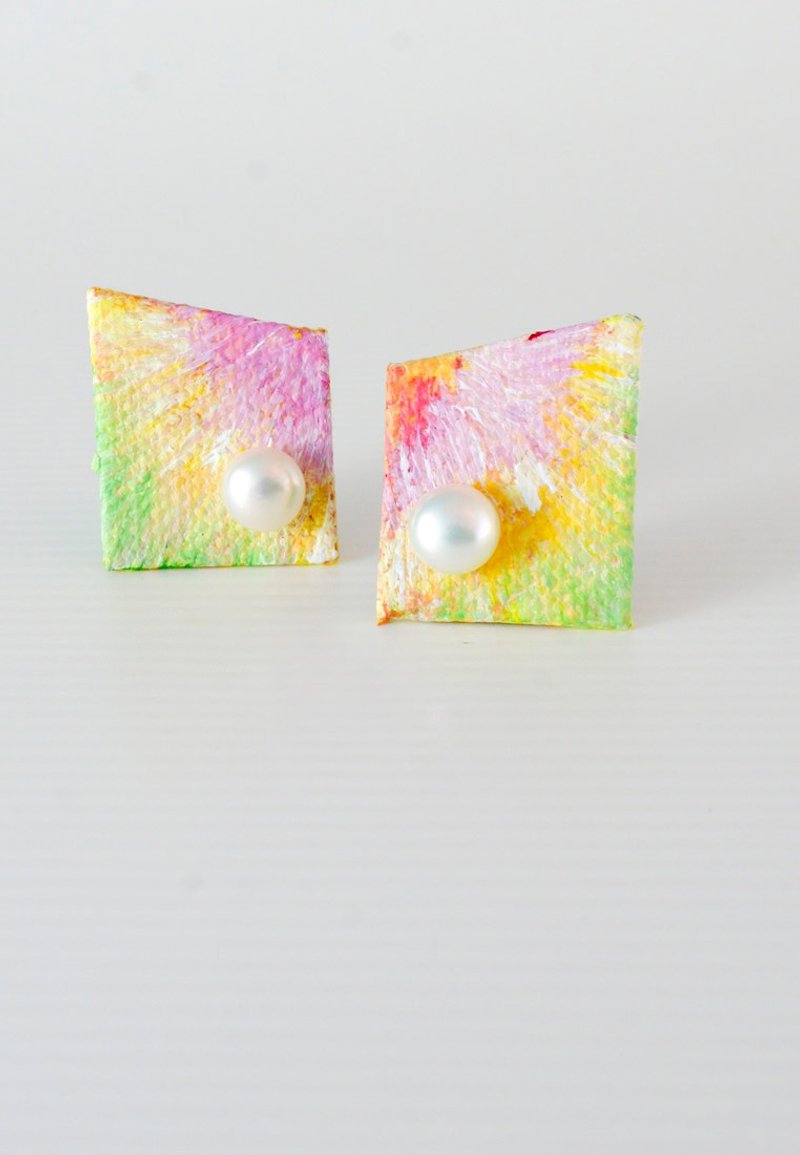 GARDEN PALETTE - Painting with Freshwater Pearls Earring Stud - ต่างหู - เครื่องเพชรพลอย หลากหลายสี