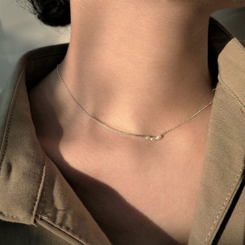 │Light jewelry│Mi-shaped small pearl• Clavicle chain• 14K gold-filled• Sterling silver necklace is versatile - สร้อยคอ - เงินแท้ 