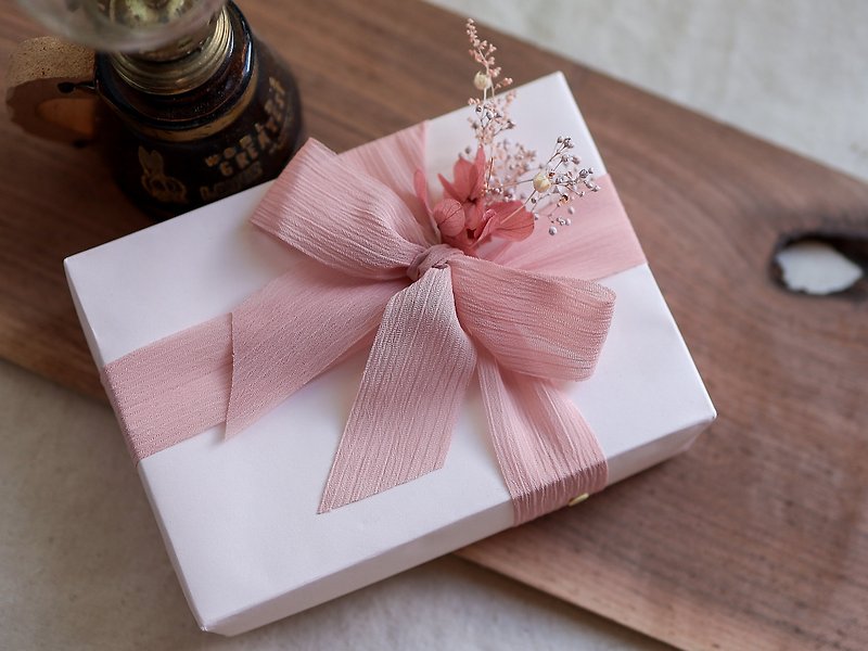 Romantic sentiment gift packaging materials package Korean packaging materials - Gift Wrapping & Boxes - Paper Pink