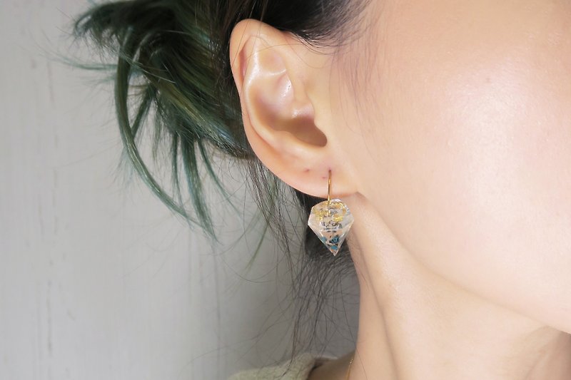 OUD原創.手工飾品.鑽石形翠綠貝殼黃銅耳勾 - 耳環/耳夾 - 貝殼 綠色