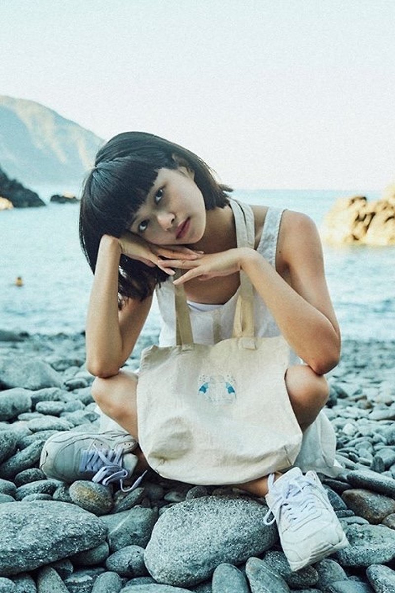 Exclusive illustration bag - new shelf price - Messenger Bags & Sling Bags - Paper Multicolor