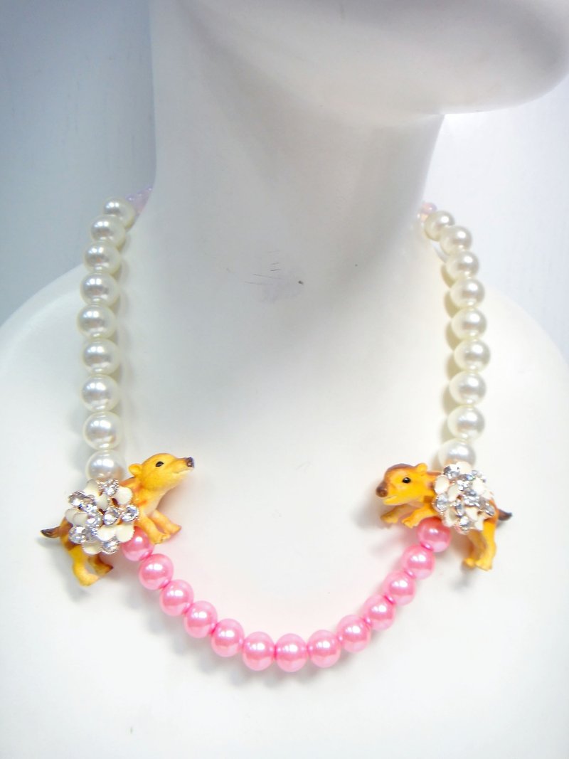Little wild boar single string Gemstone glass pearl necklace pink protein crystal - Necklaces - Glass Multicolor