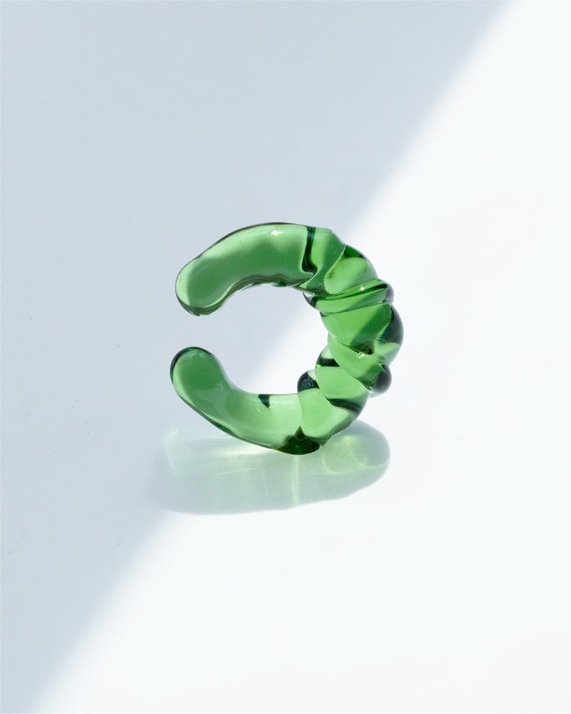 手工制麻花玻璃耳骨夾【綠色】 - 耳環/耳夾/耳骨夾 - 玻璃 綠色