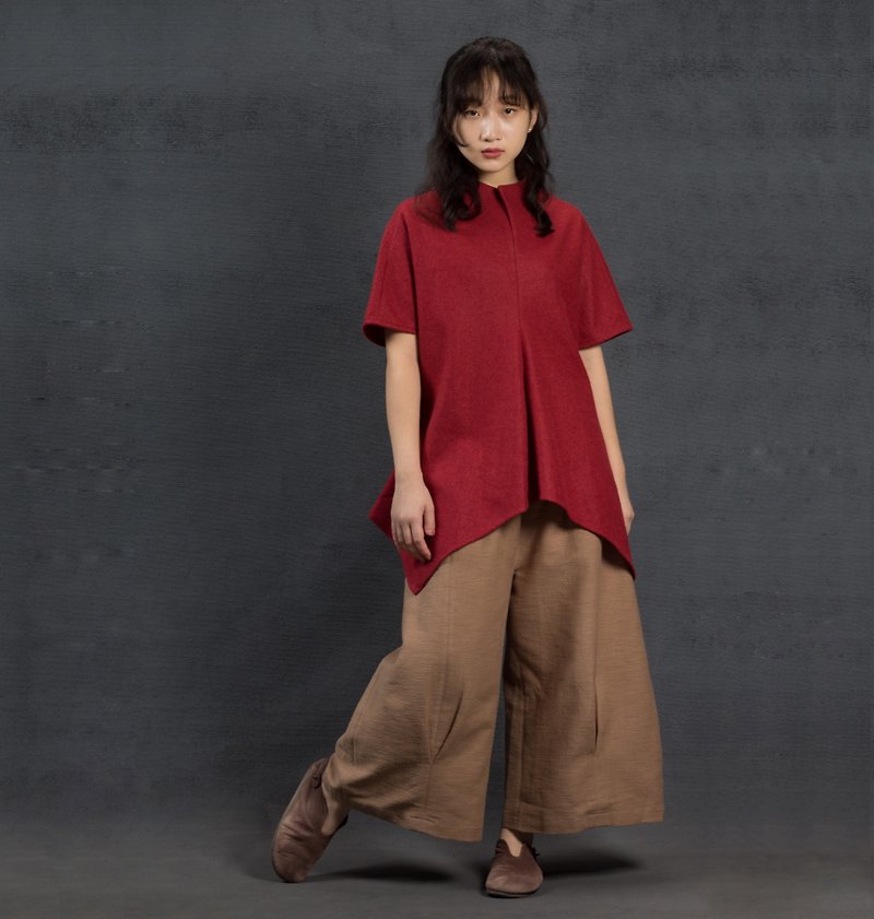 【小雨的兒子】寬立領毛料罩衫(2色) - 女上衣/長袖上衣 - 羊毛 紅色