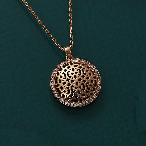 SOIRÉE BY N.Y. 蒔華芮設計師輕珠寶 花絲古典雕紋鑲鑽項鍊(共3色)－圓形
