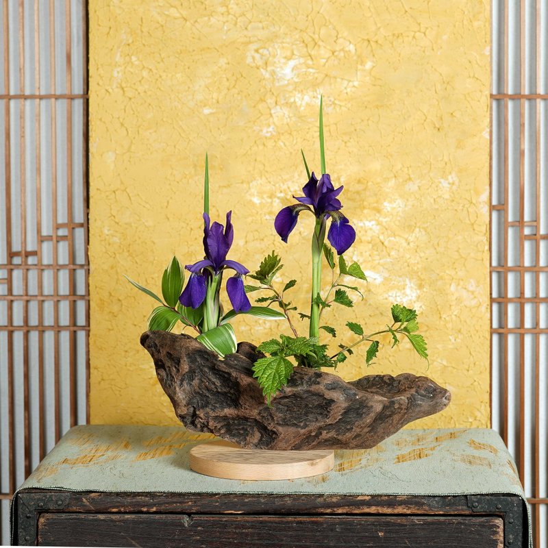 お気に入りの季節の花を飾って気持ちの良い空間を作ってみませんか　流木の花器、木の花瓶、花器、小さな花瓶、９０ - 花瓶/花器 - 木頭 咖啡色