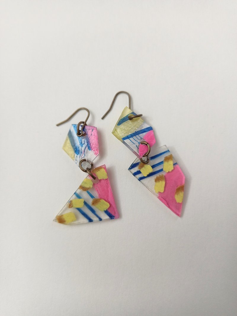2連ピアス　カラフル　1点もの　手描き　イヤリング交換可 - 耳環/耳夾/耳骨夾 - 塑膠 多色