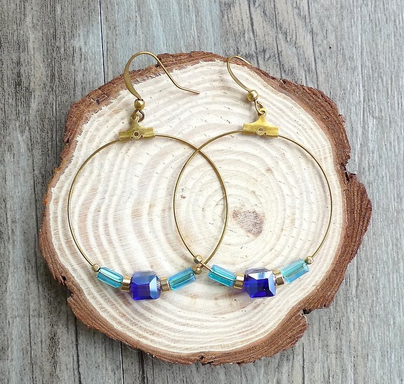 Misslheep- [Blue. Purple. Blue] Brass Ring Crystal Copper Bead Hand Earrings - ต่างหู - วัสดุอื่นๆ สีม่วง