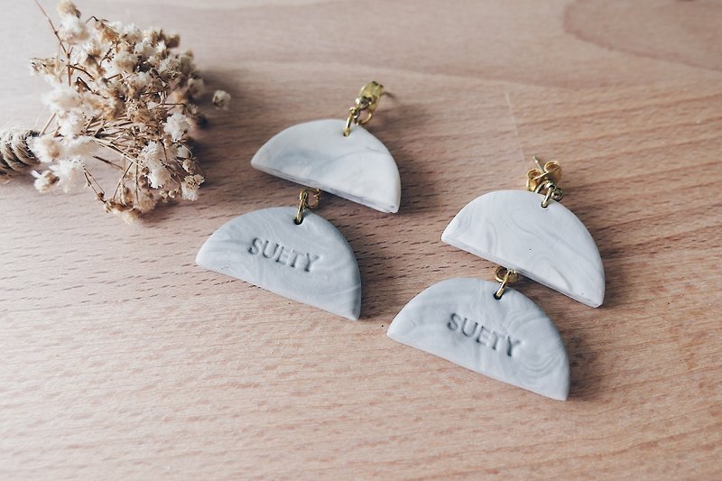 Personalized/Customized Name Grey White Marble Clay Dangle Earrings | Christmas - ต่างหู - ดินเหนียว สีใส