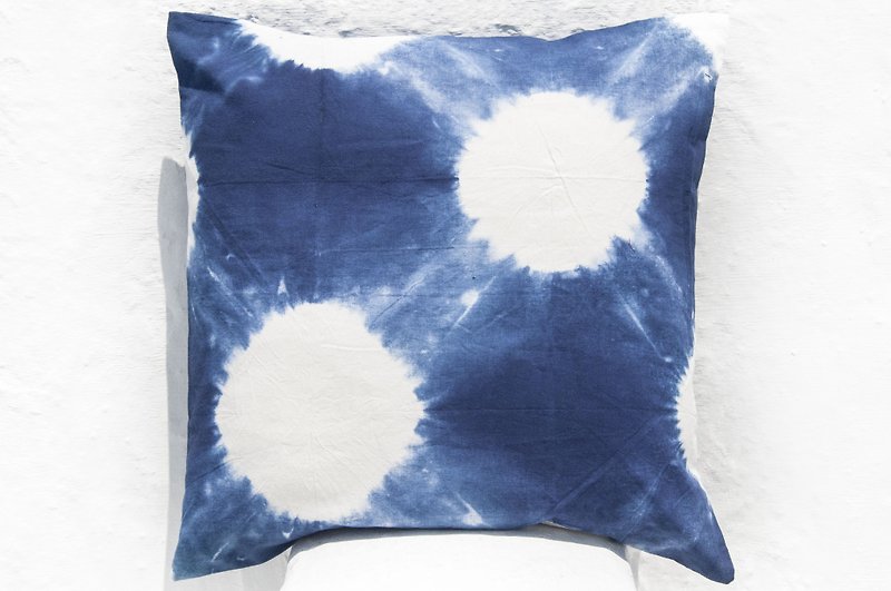 Blue dyed pillowcase/cotton pillowcase/printed pillowcase/indigo blue dyed pillowcase-blue dyed dots - หมอน - ผ้าฝ้าย/ผ้าลินิน สีน้ำเงิน
