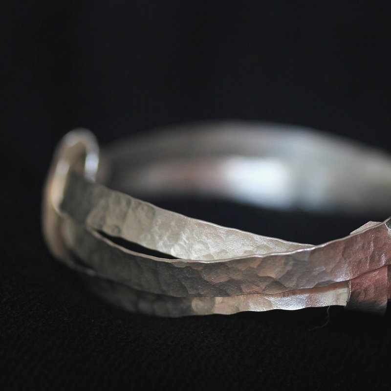 Hammered silver wire wrap bracelet (B0015) - Bracelets - Silver Silver