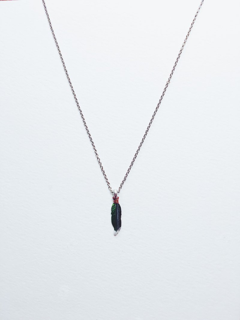 Hand-painted necklace-small feather - สร้อยคอ - สแตนเลส สีดำ