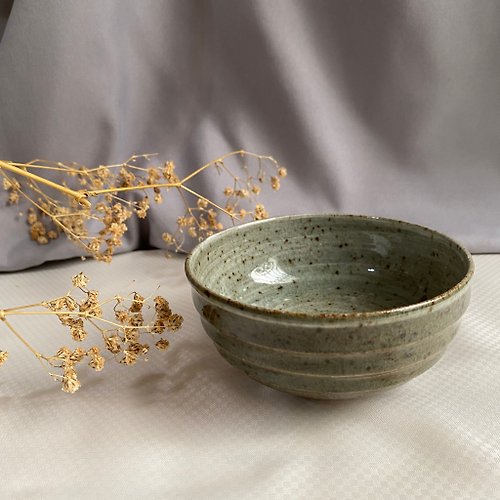 兩顆麻糬陶藝工作室 鐵斑青瓷。手工陶瓷碗 陶器 水果碗 小碗 母親節禮物