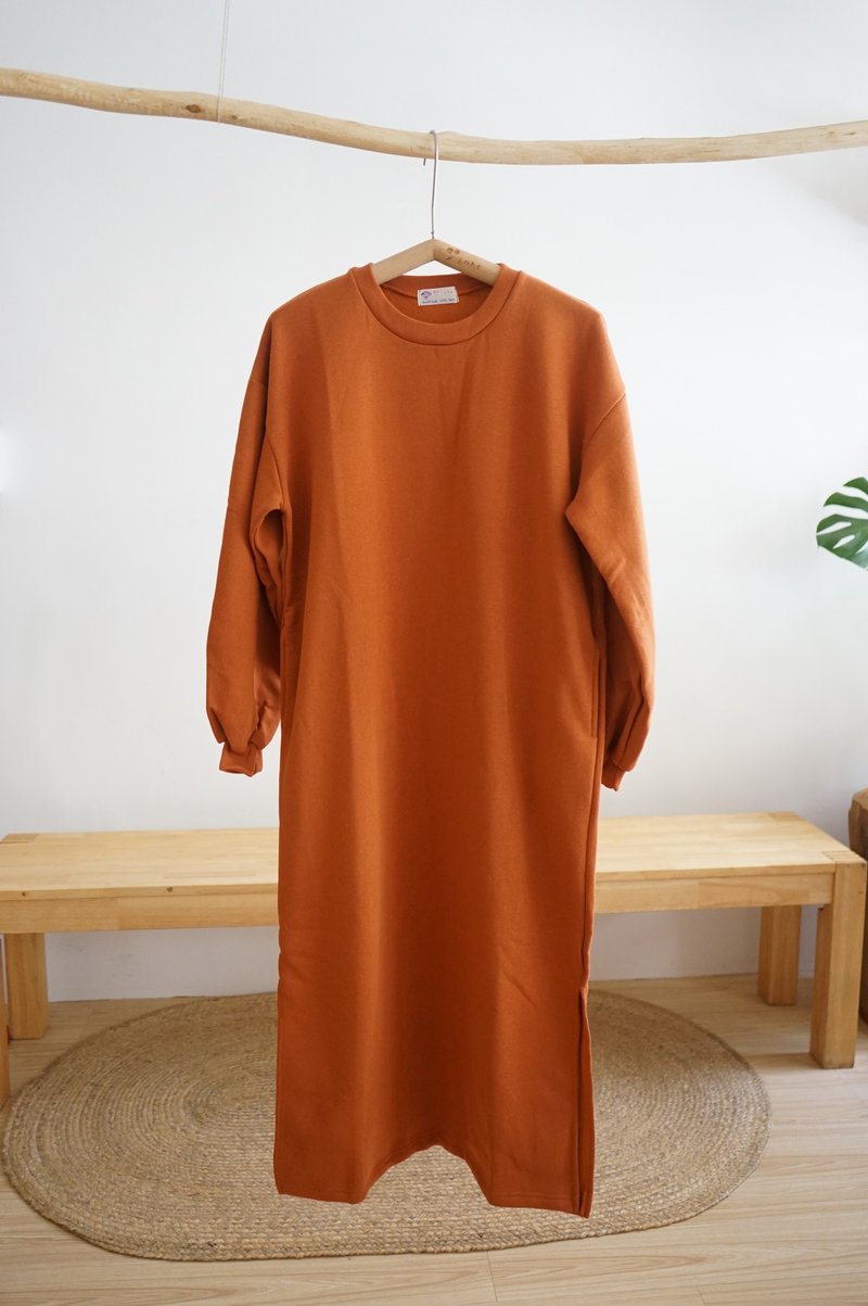 Heart Flower Series Caramel Orange Brushed Long Pocket Side Slit Dress T - ชุดเดรส - ผ้าฝ้าย/ผ้าลินิน สีนำ้ตาล