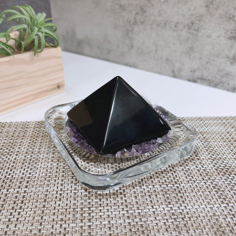 Obsidian Pyramid - Items for Display - Semi-Precious Stones 