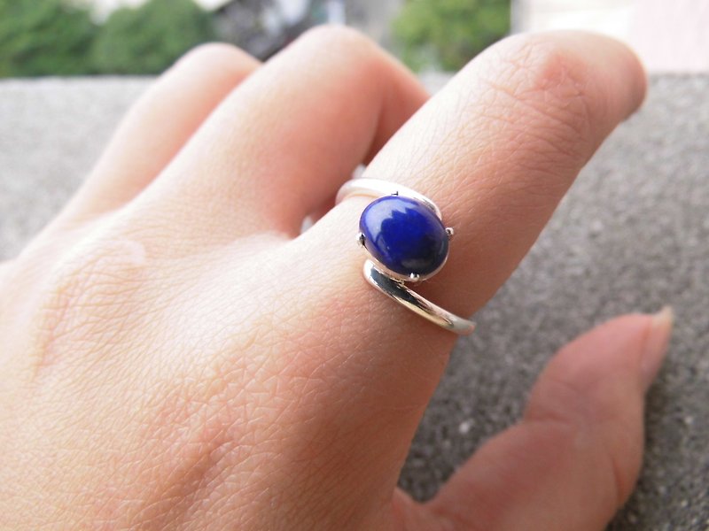 青金石925純銀簡約曲線戒指 尼泊爾手工鑲嵌製作 情人節禮物 生日禮物 - 戒指 - 寶石 藍色