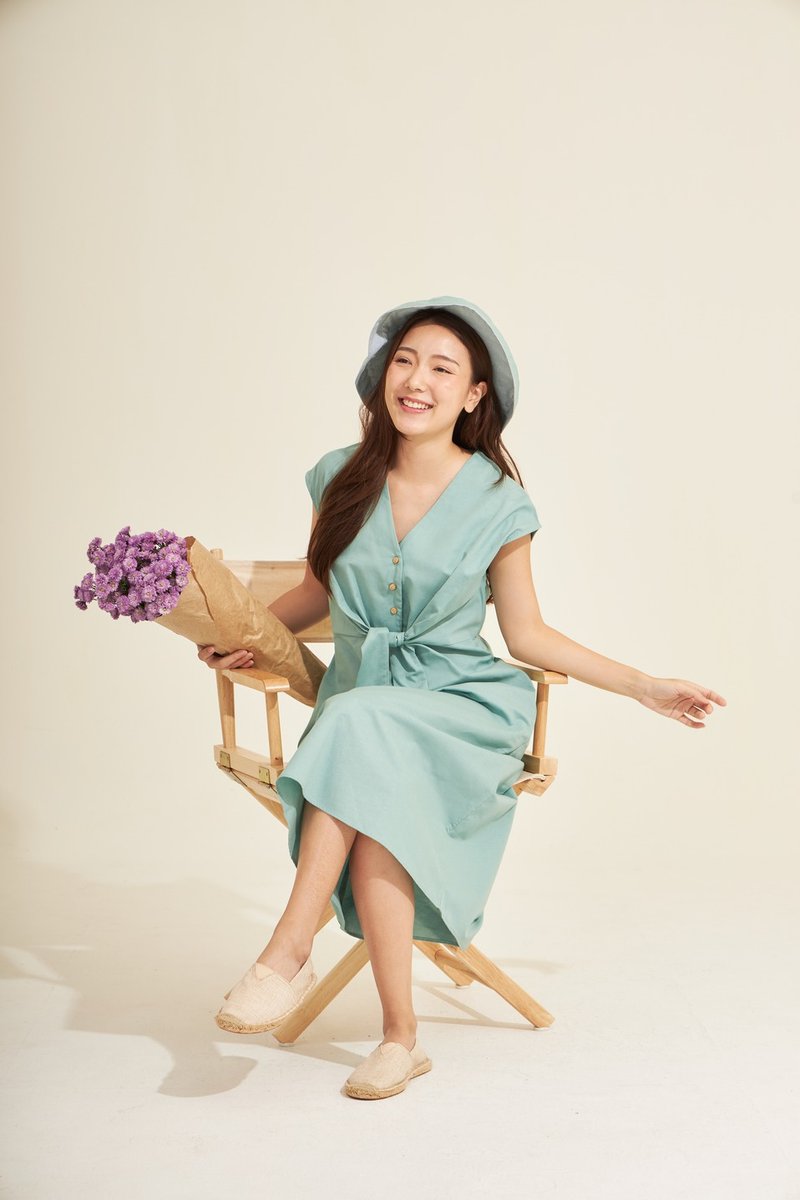 MAMUANG - V-neck short sleeves midi dress (mint) - ชุดเดรส - ผ้าฝ้าย/ผ้าลินิน สีเขียว