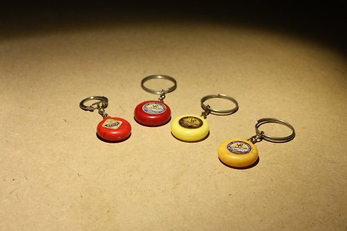 WAREHOUSE66 原創皮革設計品與老件小物 購自荷蘭 20世紀中期老件 少見古董鑰匙圈 起司CHEESE造型 剩淺黃