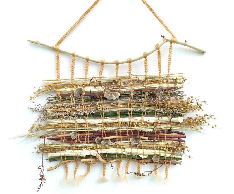 Wall hanging made of grass, grape branches and mushrooms, natural wall decor - ตกแต่งผนัง - วัสดุอีโค สีกากี