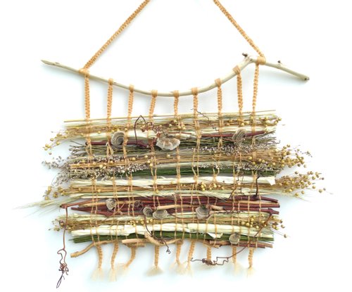 生態裝飾工作坊 Wall hanging made of grass, grape branches and mushrooms, natural wall decor