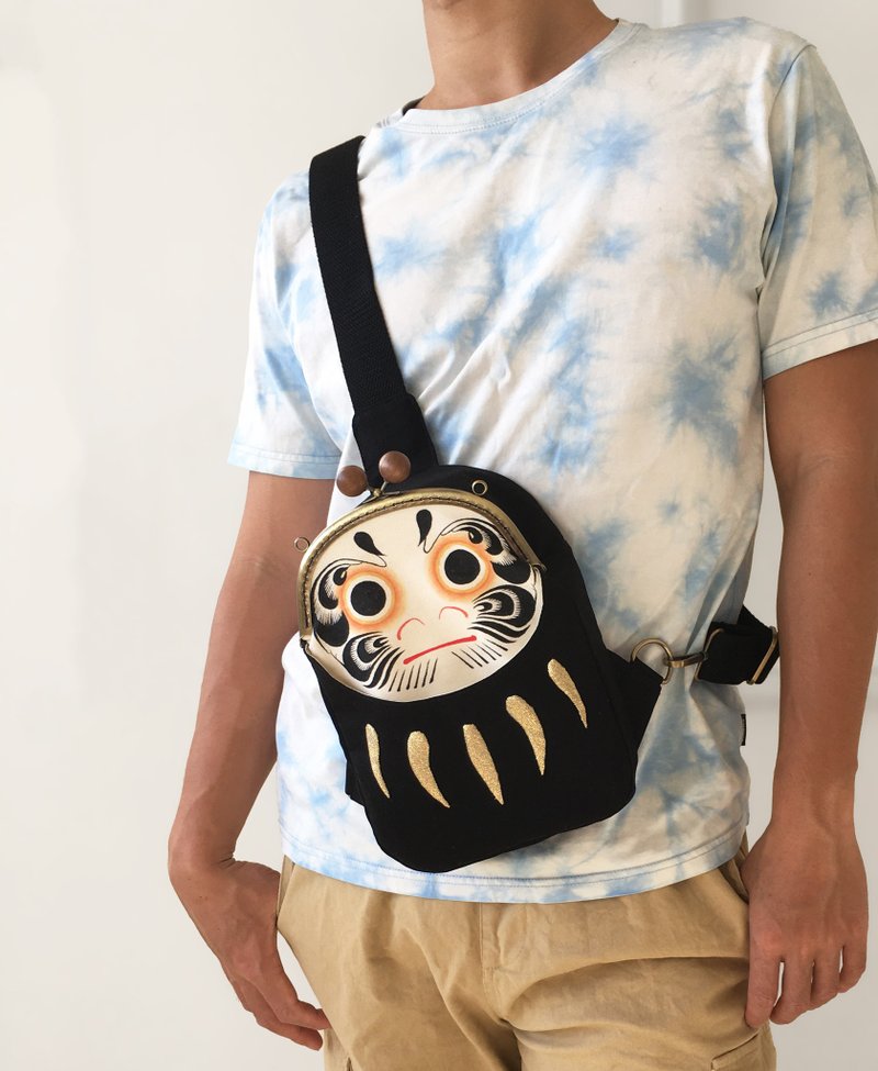 Japanese Daruma Shoulder Bag | Canvas | Black | Clasp Closure - Bold & Expressiv - กระเป๋าแมสเซนเจอร์ - ผ้าฝ้าย/ผ้าลินิน สีดำ