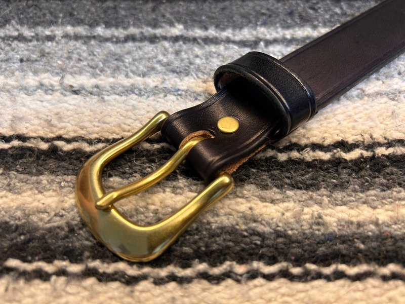 【山雨製作】 經典馬蹄黃銅皮帶 - 皮帶/腰帶 - 真皮 