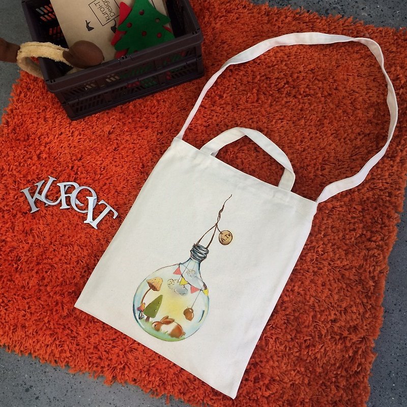【客製化禮物】【 禮物】插畫家chichi 小兔 文創風直式帆布包 - 側背包/斜孭袋 - 棉．麻 