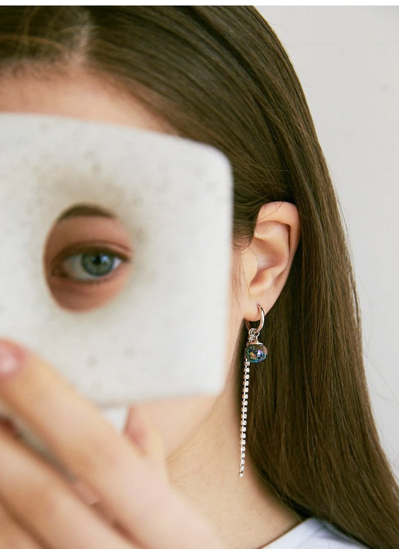 Drop Cubic Snowbal Earrings - 耳環/耳夾/耳骨夾 - 玻璃 
