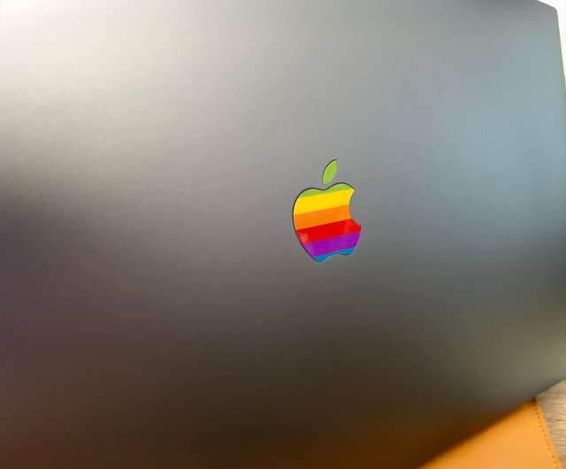 レインボーアップルロゴステッカー MacBook Pro Air 新旧モデル 全