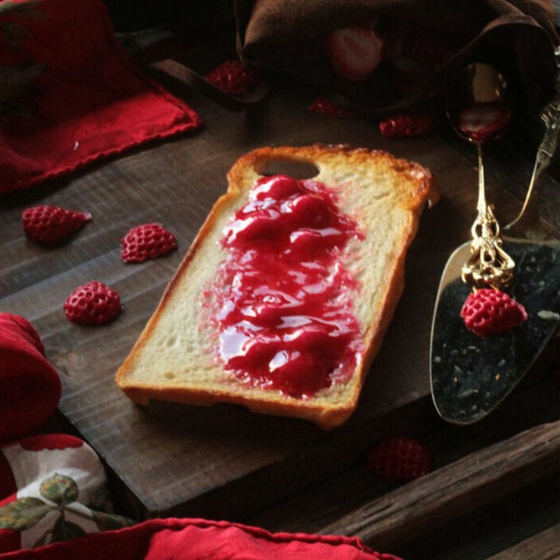 Made to order【1 month wait】Fairy strawberry sauce bread phone case - เคส/ซองมือถือ - พลาสติก สีนำ้ตาล