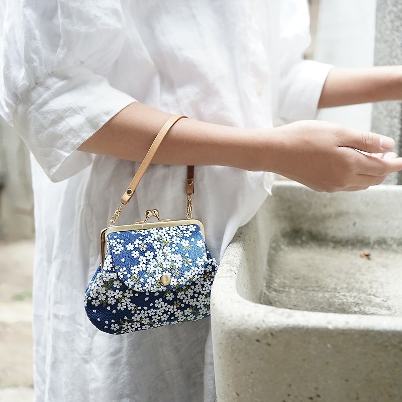 Coin Purse|Traditional Silk Weaving Creative Pocket Kiss Lock Bag-Shimmering Cherry Blossoms|Japanese Style Design - Wallets - Cotton & Hemp 