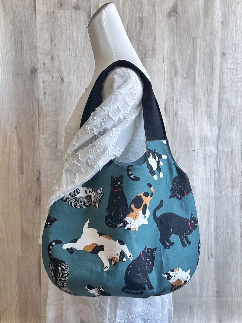 夜色貓散步 柔軟水滴包 肩背 大容量 軟布包 - 側背包/斜背包 - 棉．麻 多色