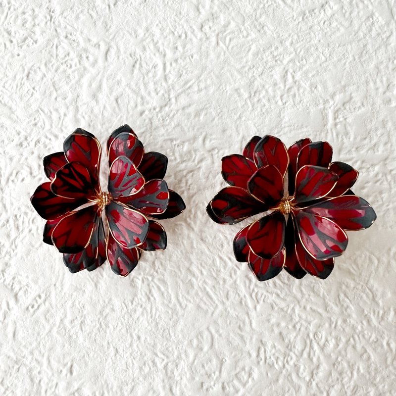 Flower-inspired wire accessories - Earrings & Clip-ons - Other Metals 