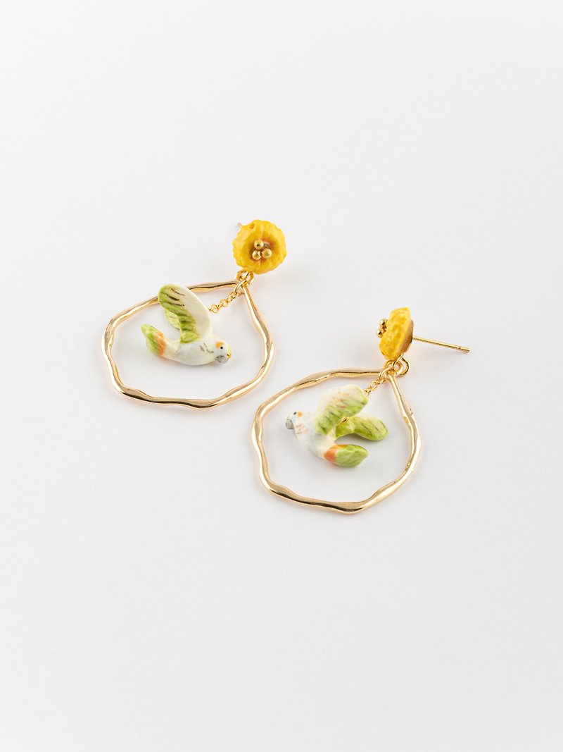 Dandelion & budgerigar hammered earrings - ต่างหู - ดินเผา สีเหลือง