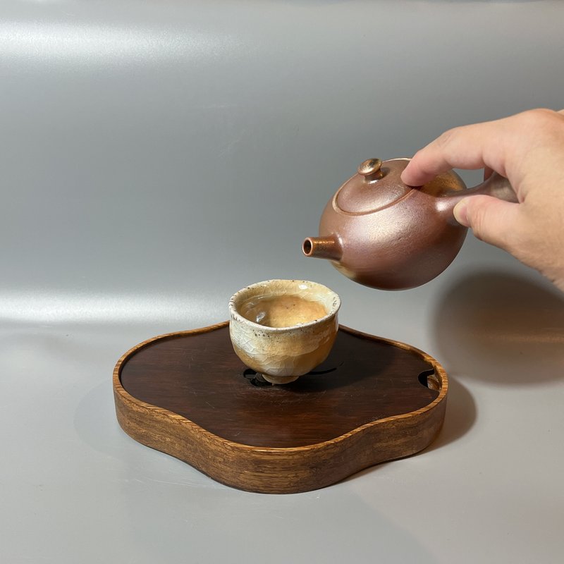 Wood fired heavy ash bronze gold teapot/Handmade by Xiao Pingfan - ถ้วย - ดินเผา 