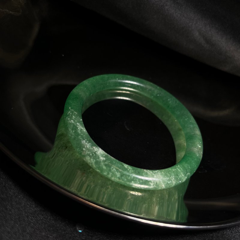 青青 綠草莓 手鐲 星光草莓 手鐲 綠手鐲 nuwn jewelry - 手鍊/手環 - 水晶 綠色