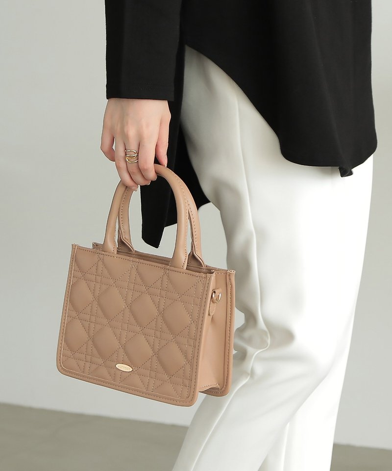 Japanese Altrose | Jennifer | Handbags | Crossbody Bags - กระเป๋าแมสเซนเจอร์ - หนังเทียม สีกากี