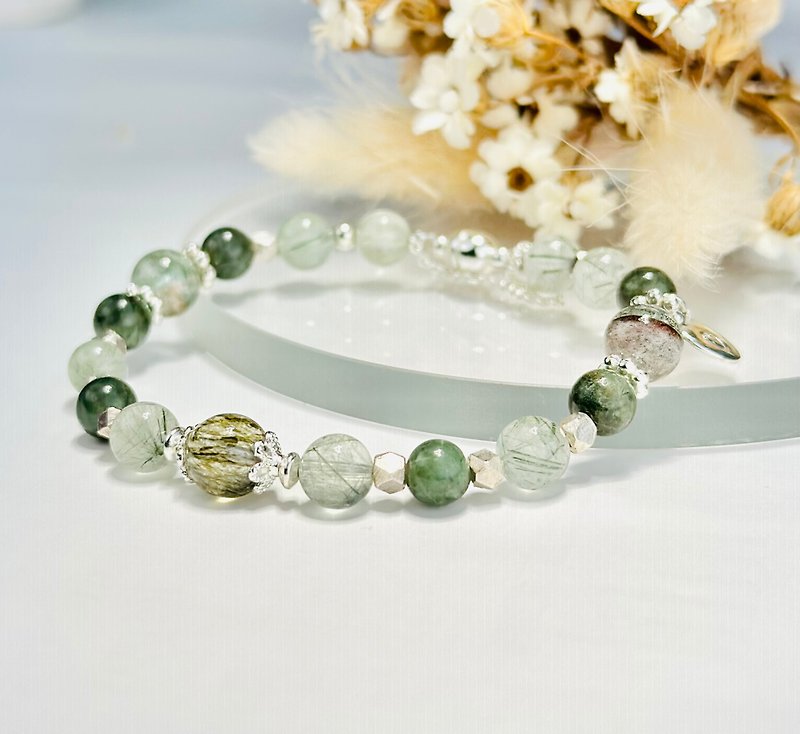 Green hair crystal green ghost natural crystal bracelet/career luck, good fortune and good luck - สร้อยข้อมือ - คริสตัล สีเขียว